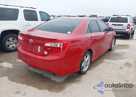 2013 Toyota Camry Se z USA, uszkodzony, nr VIN 4T1BF1FK1DU643568